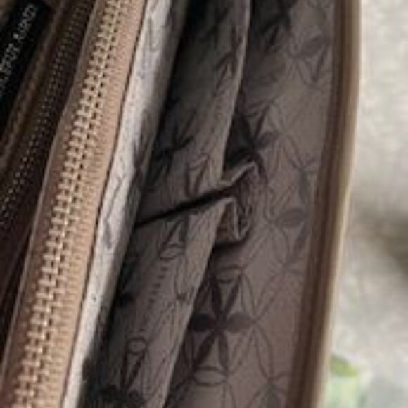 Bodhi Leather Handbag with Silver Hardware - Picture 7 of 7